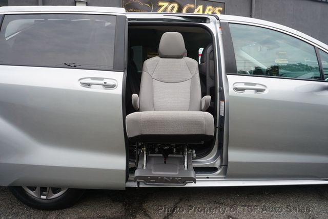 2022 Toyota Sienna LE FWD 8-Passenger HANDICAP EQUIPMENT  - 23059312 - 6