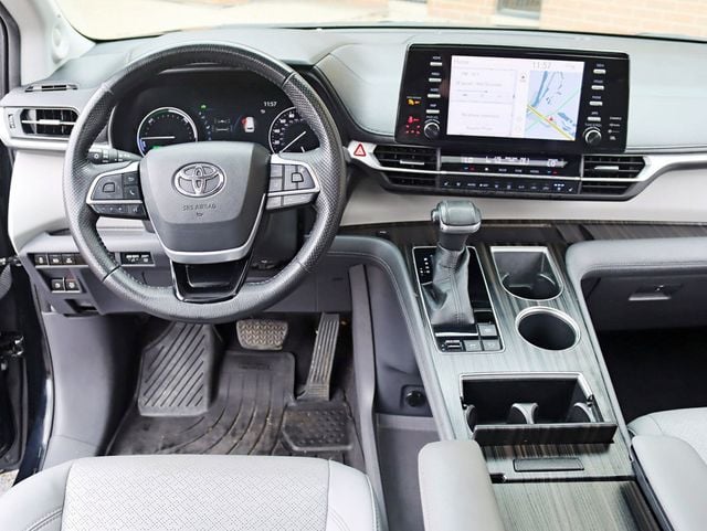 2022 Toyota Sienna Limited AWD 7-Passenger - 23039492 - 11
