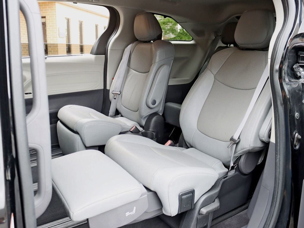 2022 Toyota Sienna Limited AWD 7-Passenger - 23039492 - 25