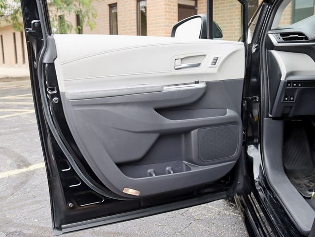 2022 Toyota Sienna Limited AWD 7-Passenger - 23039492 - 30