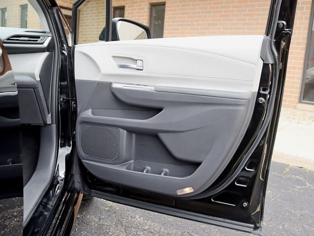 2022 Toyota Sienna Limited AWD 7-Passenger - 23039492 - 31