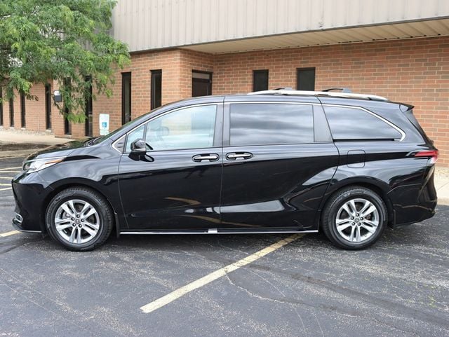2022 Toyota Sienna Limited AWD 7-Passenger - 23039492 - 7