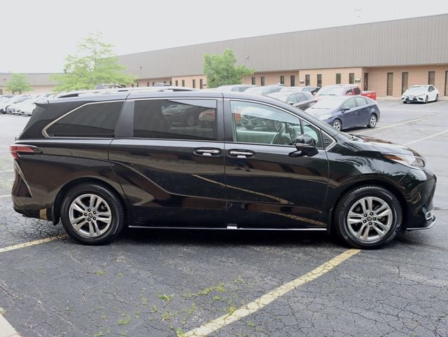 2022 Toyota Sienna Limited AWD 7-Passenger - 23039492 - 8