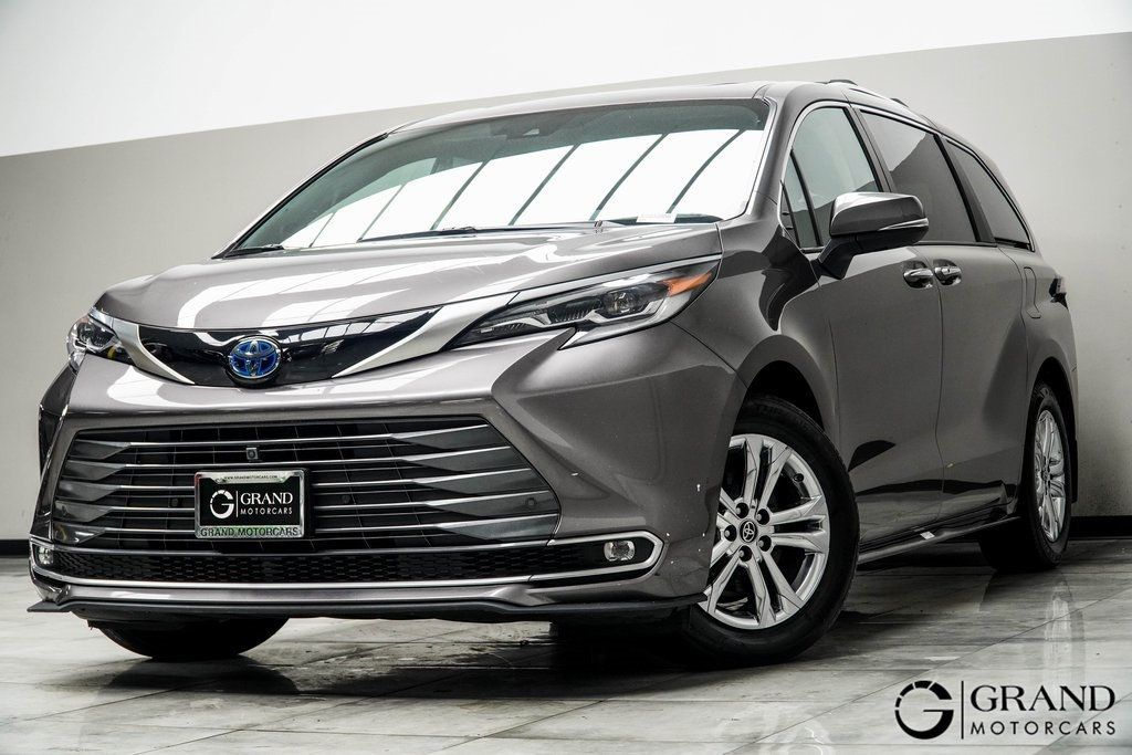 Used 2022 Toyota Sienna Platinum with VIN 5TDESKFC5NS053956 for sale in Kennesaw, GA