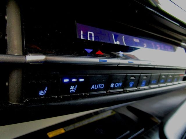 2022 Toyota Sienna Platinum AWD 7-Passenger - 22933551 - 26