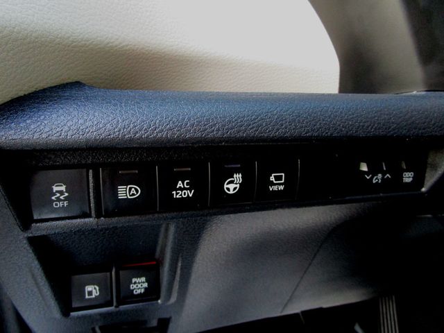 2022 Toyota Sienna Platinum AWD 7-Passenger - 22933551 - 33