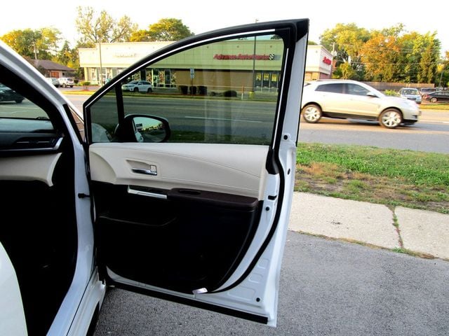 2022 Toyota Sienna Platinum AWD 7-Passenger - 22933551 - 45