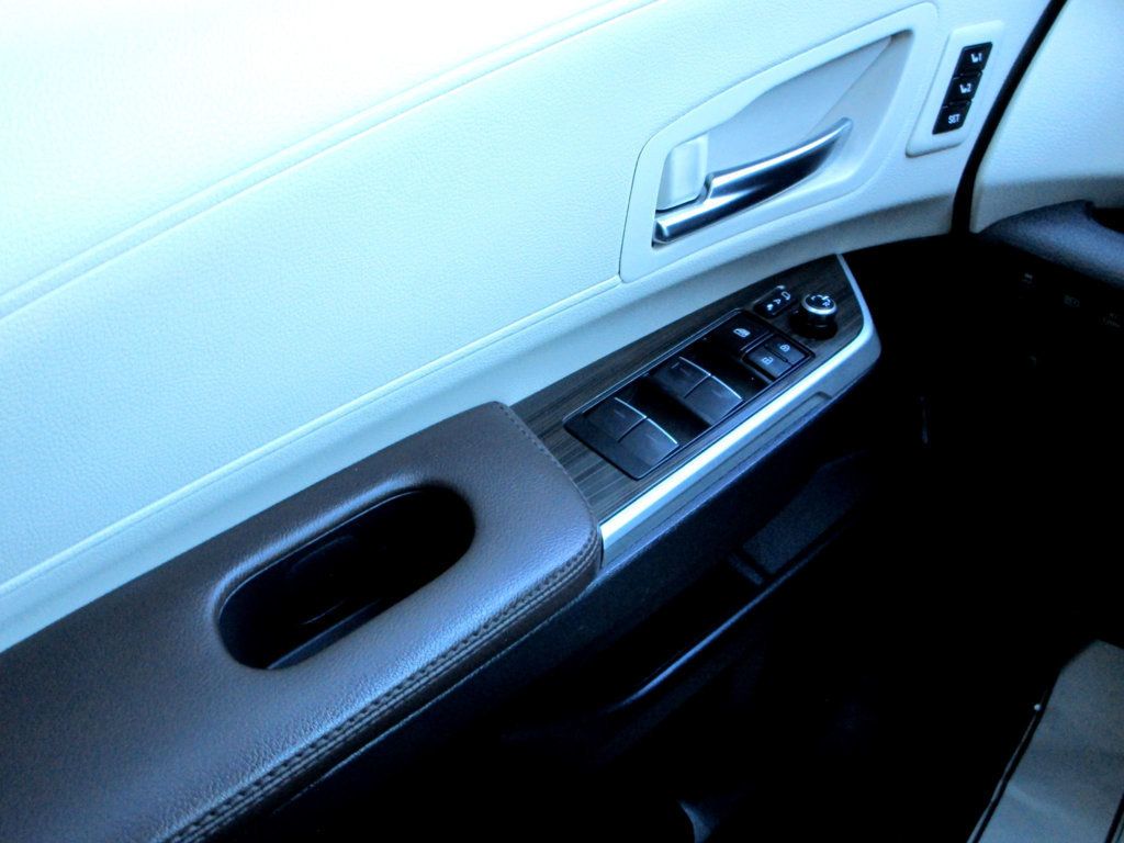 2022 Toyota Sienna Platinum AWD 7-Passenger - 22933551 - 48