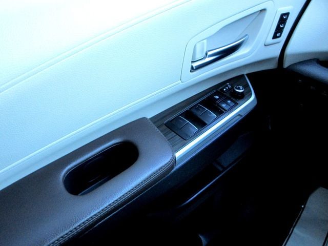 2022 Toyota Sienna Platinum AWD 7-Passenger - 22933551 - 48