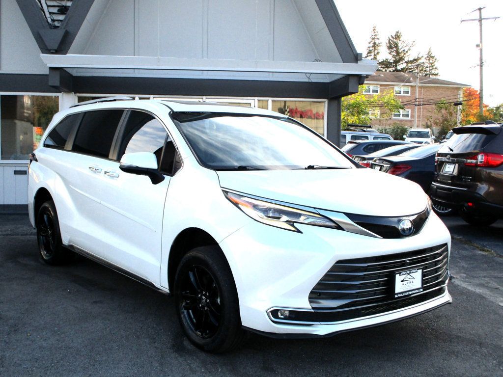 2022 Toyota Sienna Platinum AWD 7-Passenger - 22933551 - 6