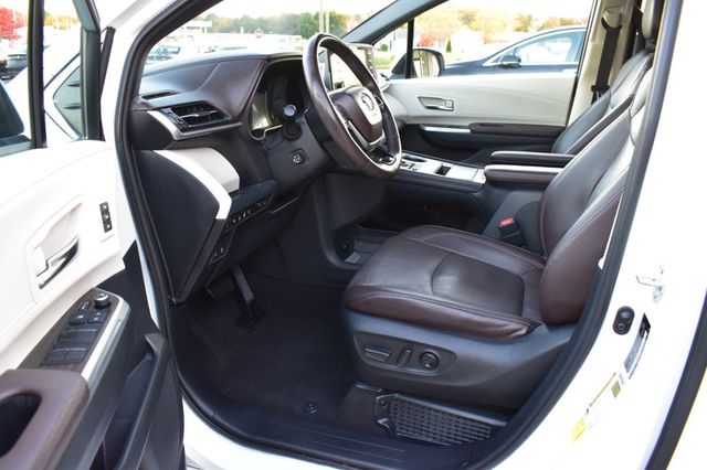 2022 Toyota Sienna Platinum FWD 7-Passenger - 22941146 - 15