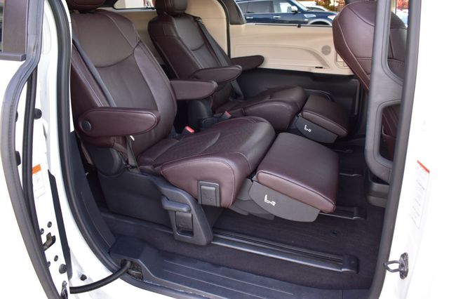 2022 Toyota Sienna Platinum FWD 7-Passenger - 22941146 - 19