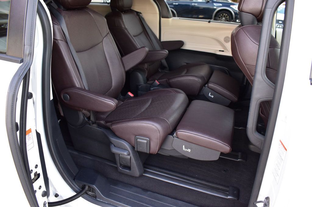 2022 Toyota Sienna Platinum FWD 7-Passenger - 22941146 - 20