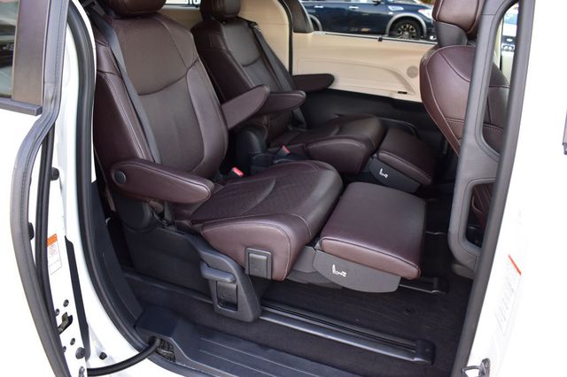 2022 Toyota Sienna Platinum FWD 7-Passenger - 22941146 - 20