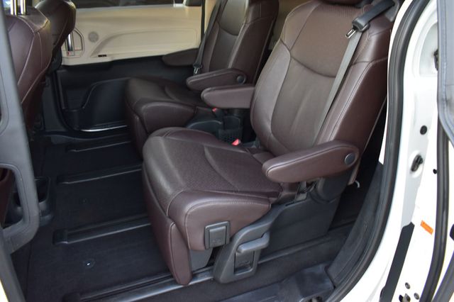2022 Toyota Sienna Platinum FWD 7-Passenger - 22941146 - 21