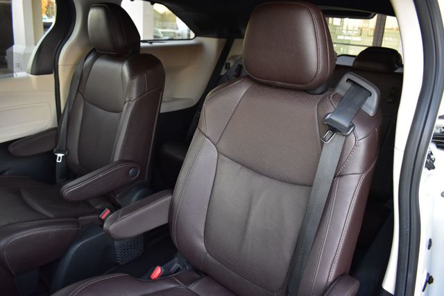 2022 Toyota Sienna Platinum FWD 7-Passenger - 22941146 - 22