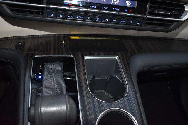 2022 Toyota Sienna Platinum FWD 7-Passenger - 22941146 - 38