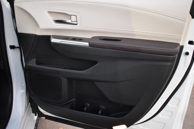 2022 Toyota Sienna Platinum FWD 7-Passenger - 22941146 - 44