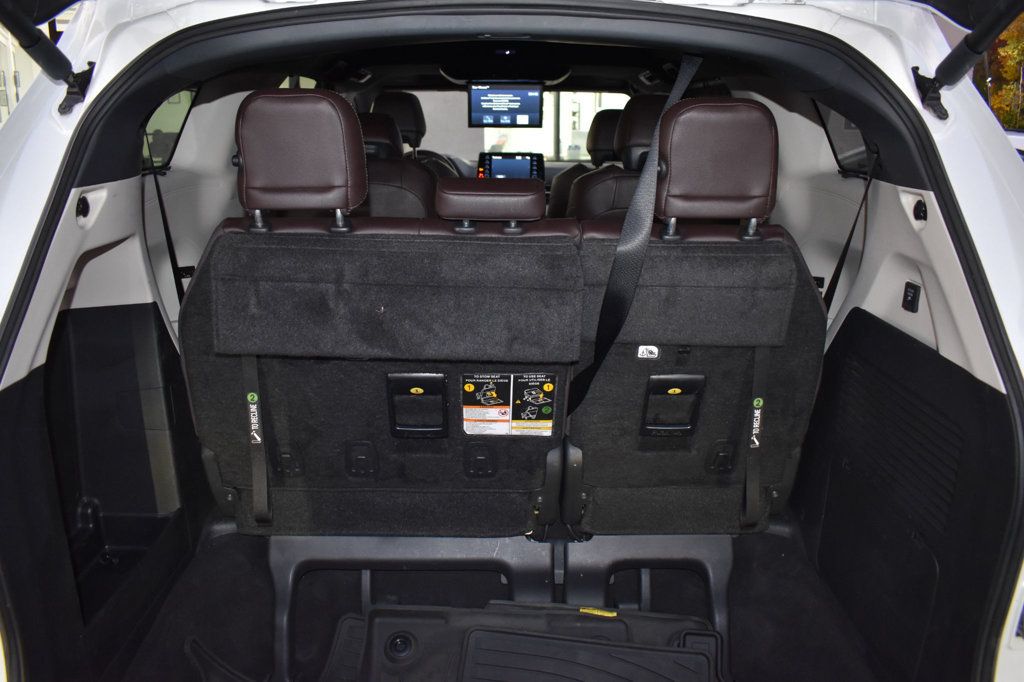 2022 Toyota Sienna Platinum FWD 7-Passenger - 22941146 - 48