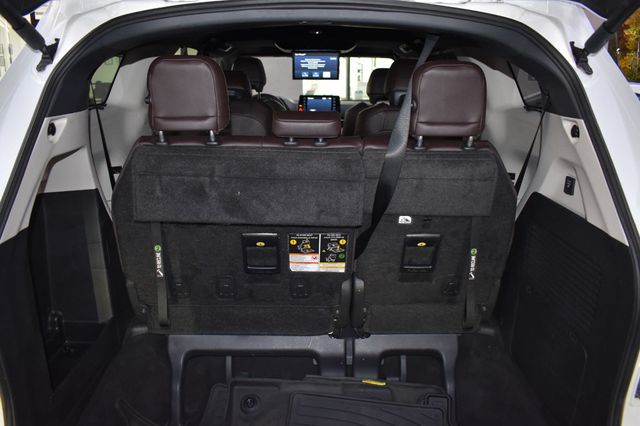 2022 Toyota Sienna Platinum FWD 7-Passenger - 22941146 - 48