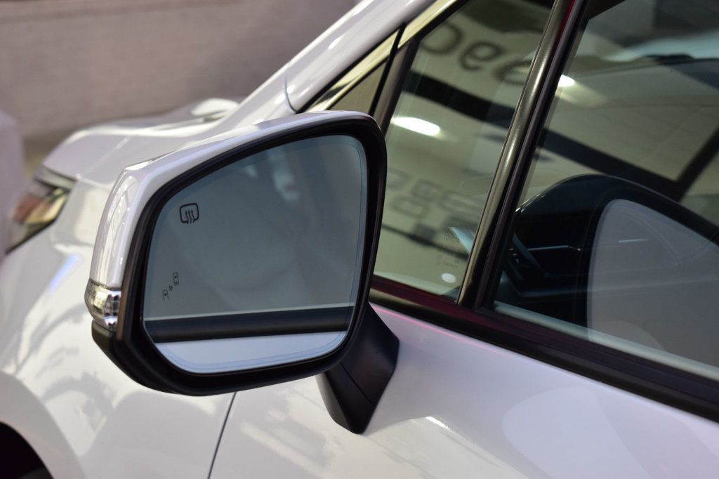 2022 Toyota Sienna Platinum FWD 7-Passenger - 22941146 - 50