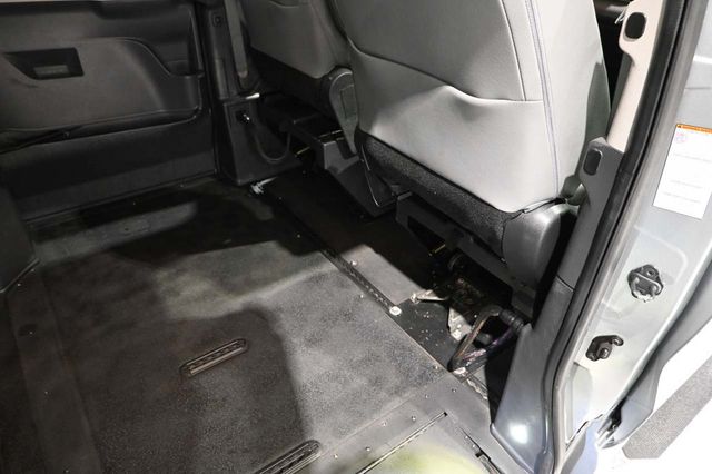 2022 Toyota Sienna XLE AWD 7-Passenger - 23094428 - 18