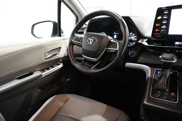 2022 Toyota Sienna XLE AWD 7-Passenger - 23094428 - 24
