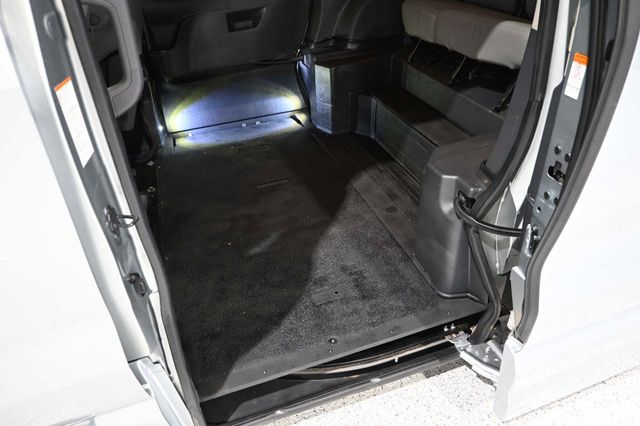2022 Toyota Sienna XLE AWD 7-Passenger - 23094428 - 28