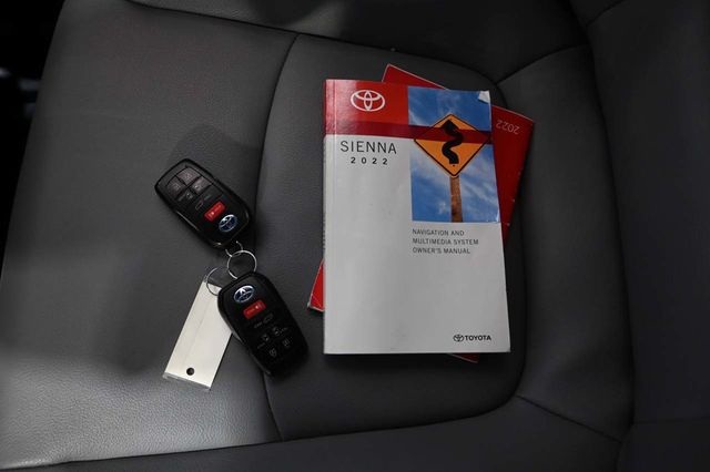 2022 Toyota Sienna XLE AWD 7-Passenger - 23094428 - 39