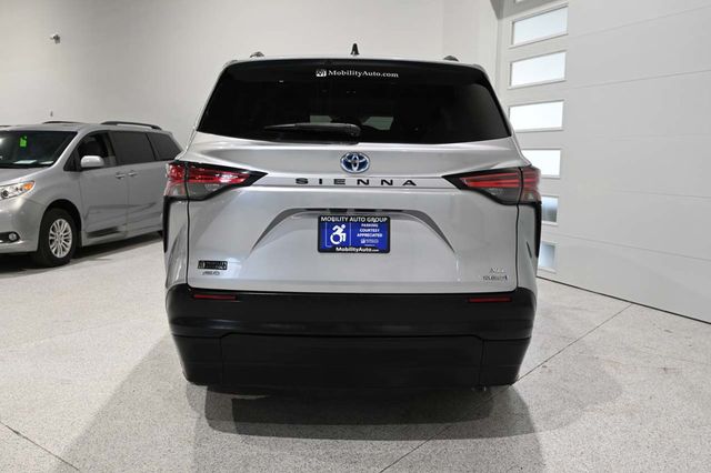 2022 Toyota Sienna XLE AWD 7-Passenger - 23094428 - 6