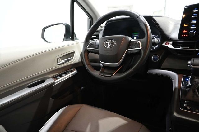 2022 Toyota Sienna XLE AWD 7-Passenger - 23097361 - 23
