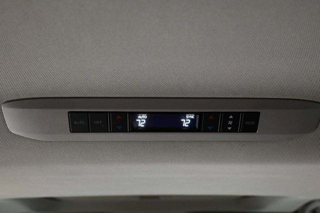 2022 Toyota Sienna XLE AWD 7-Passenger - 23097361 - 28