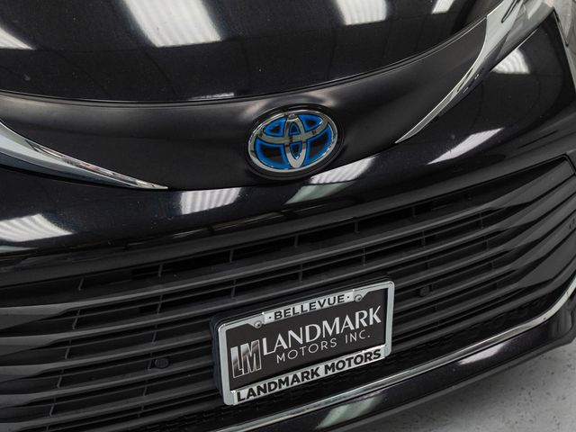 2022 Toyota Sienna XLE FWD 8-Passenger - 23011214 - 10