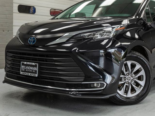 2022 Toyota Sienna XLE FWD 8-Passenger - 23011214 - 13