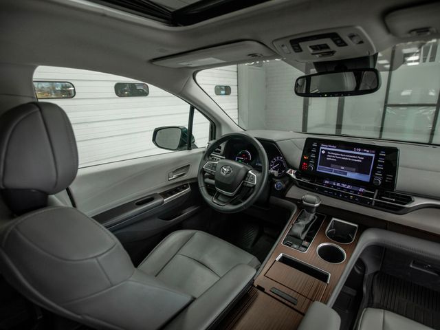 2022 Toyota Sienna XLE FWD 8-Passenger - 23011214 - 14