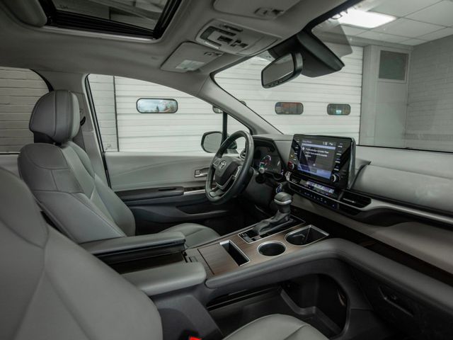 2022 Toyota Sienna XLE FWD 8-Passenger - 23011214 - 15