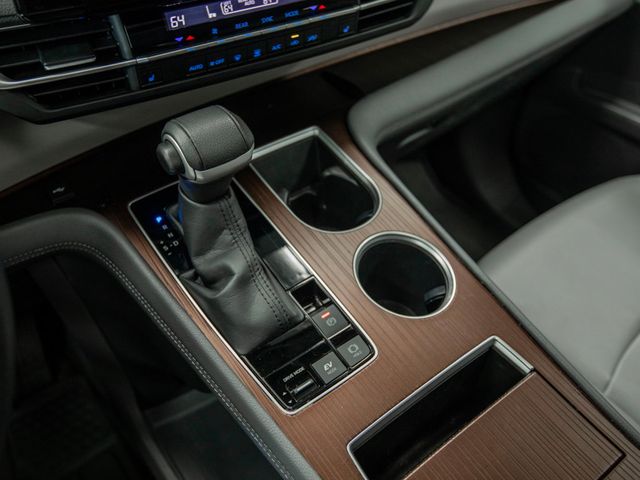 2022 Toyota Sienna XLE FWD 8-Passenger - 23011214 - 24