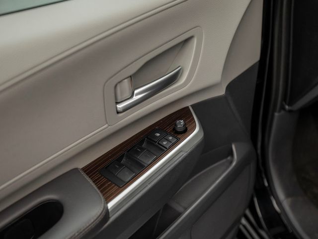 2022 Toyota Sienna XLE FWD 8-Passenger - 23011214 - 27