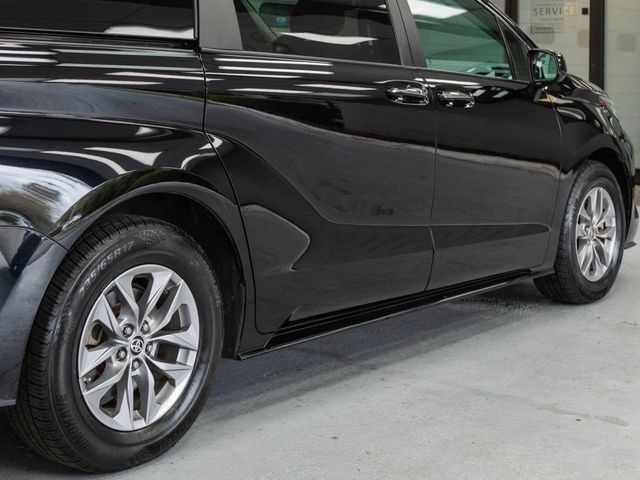 2022 Toyota Sienna XLE FWD 8-Passenger - 23011214 - 31