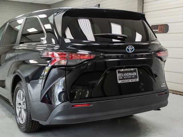 2022 Toyota Sienna XLE FWD 8-Passenger - 23011214 - 33