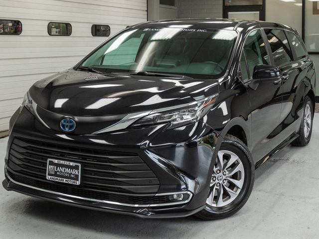 2022 Toyota Sienna XLE FWD 8-Passenger - 23011214 - 35