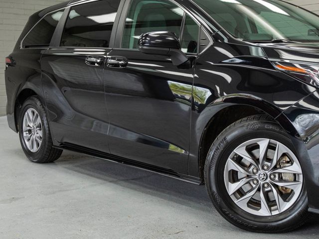 2022 Toyota Sienna XLE FWD 8-Passenger - 23011214 - 7