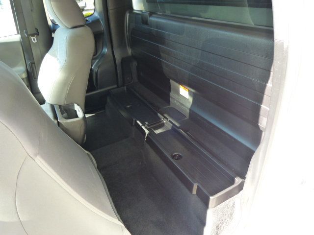 2022 Toyota Tacoma 2WD 2.7L 4CYL. GAS*EXTENDED CAB TRUCK*"ARE" TOPPER WITH LADDER RACK - 22964471 - 30