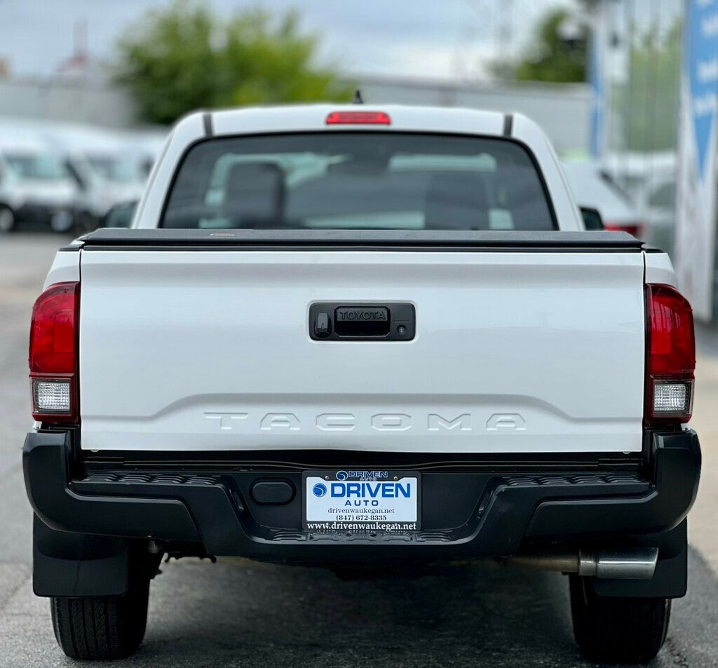 2022 Toyota Tacoma SR5 photo 4