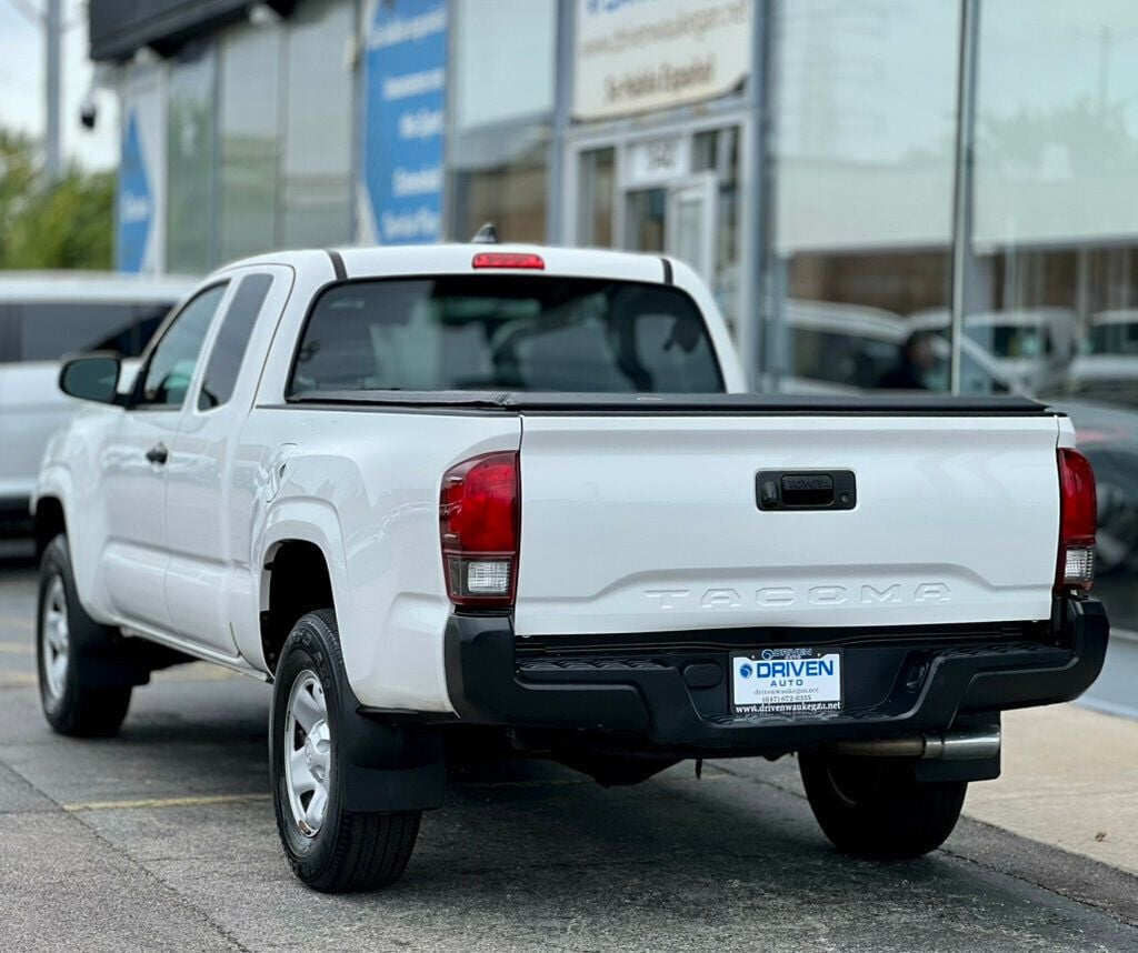2022 Toyota Tacoma SR5 photo 3