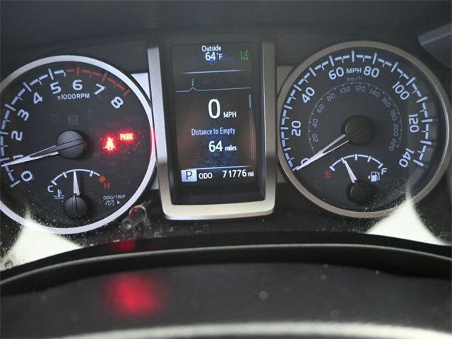 2022 Toyota Tacoma SR5 Double Cab photo 13