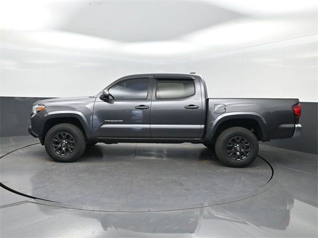 2022 Toyota Tacoma SR5 Double Cab photo 2
