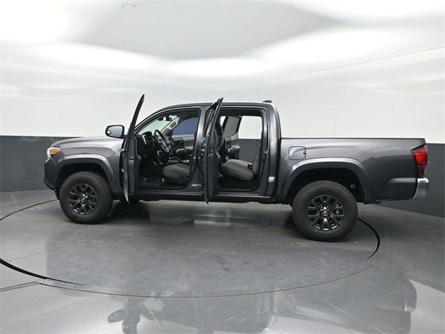2022 Toyota Tacoma SR5 Double Cab photo 26