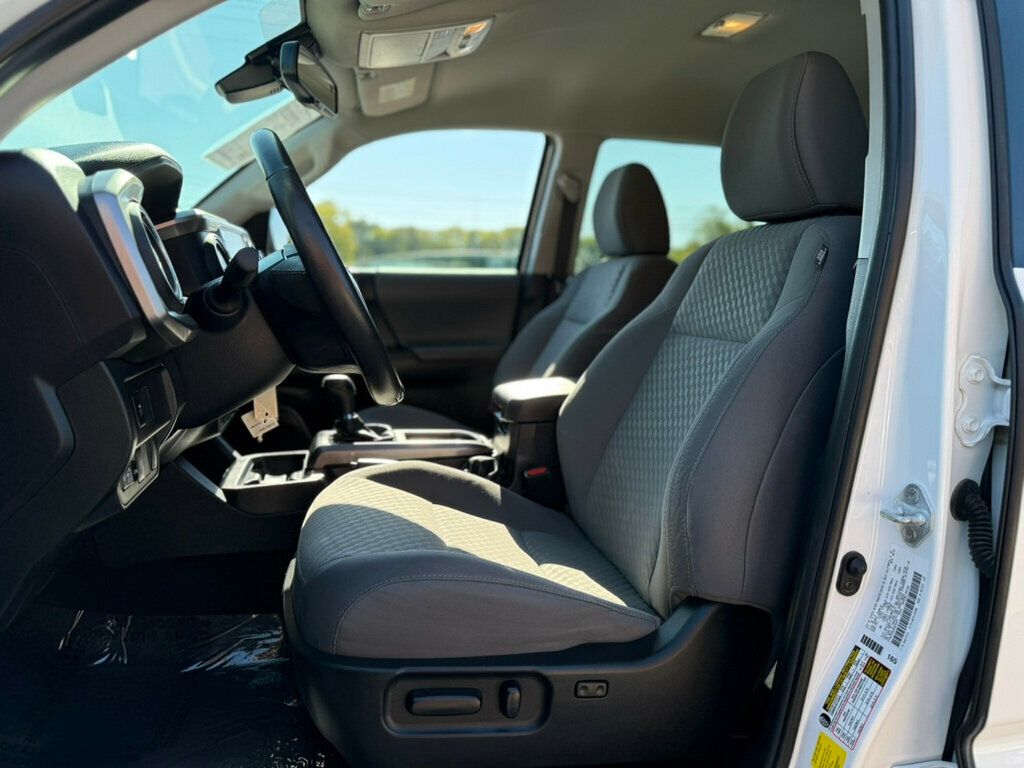 2022 Toyota Tacoma SR5 photo 13