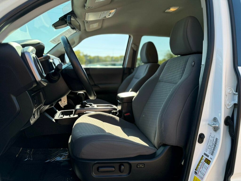 2022 Toyota Tacoma SR5 photo 14